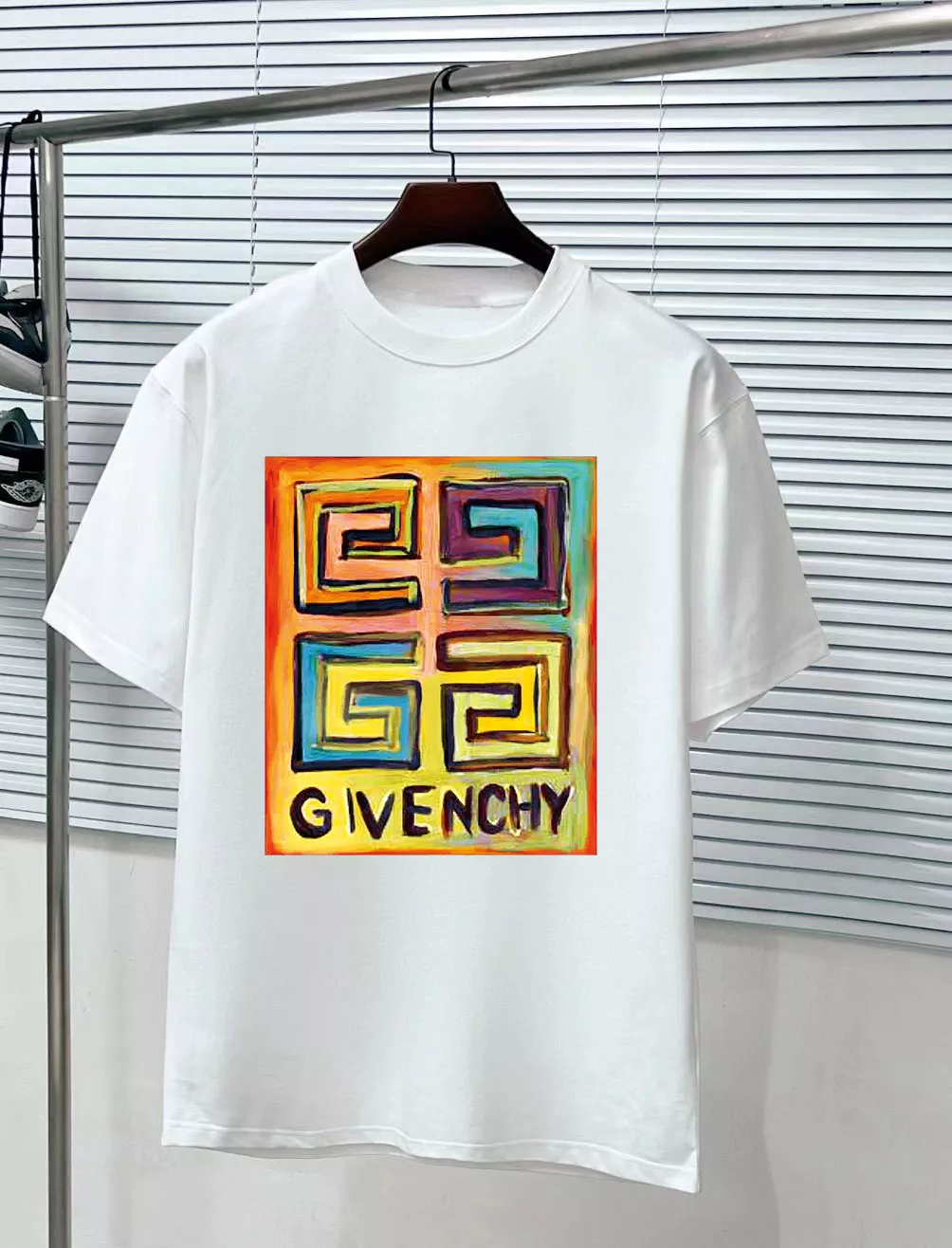 givenchy t-shirt manches courtes pour unisexe s_12b23b5:givenchy t-shirt Holes style